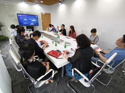 宝山区人社局领导一行莅临上海骏然网络科技开展走访调研
